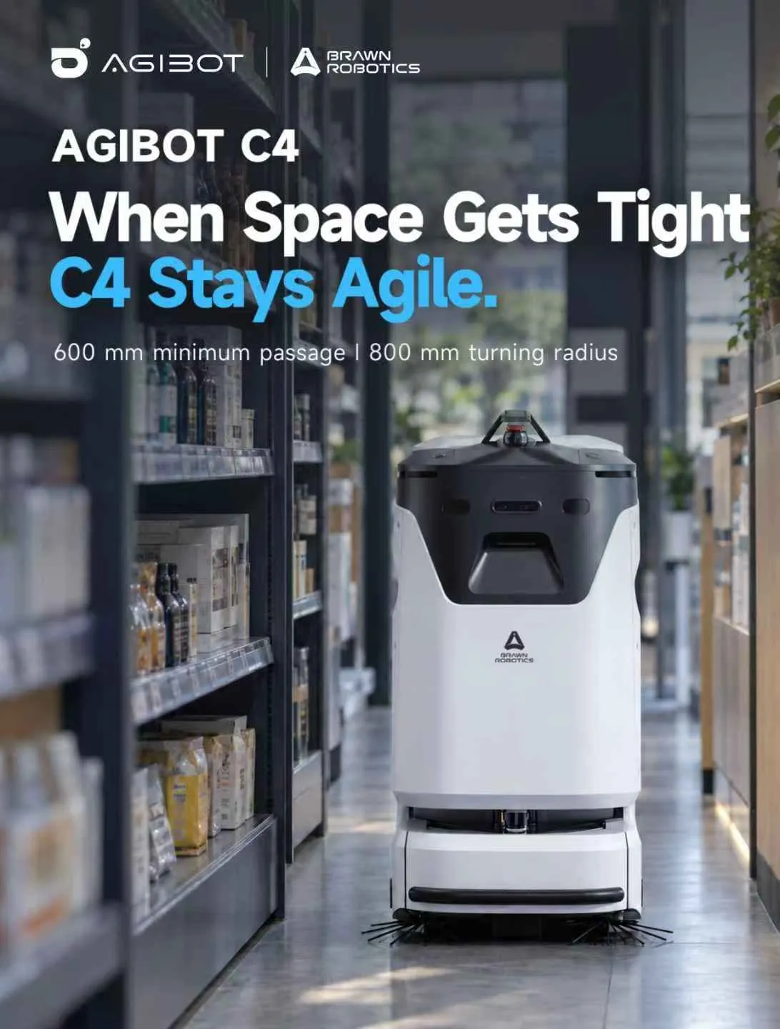 Ein AGIBOT C4 Reinigungsroboter fährt durch einen Supermarktgang mit Regalen auf beiden Seiten